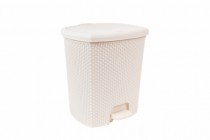 LIXEIRA NATURALLE RATTAN C/PEDAL 14,5 L AREIA - Distribuidora 12 de Outubro