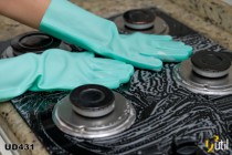 LUVA DE SILICONE P LIMPEZA EM GERAL 33X14CM - Distribuidora 12 de Outubro